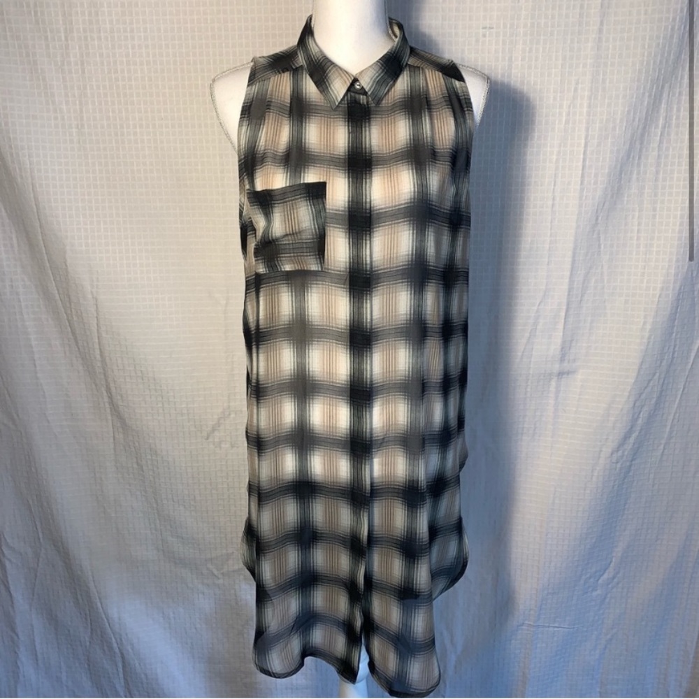 LUSH Sleeveless Long Button Down Top Size Large